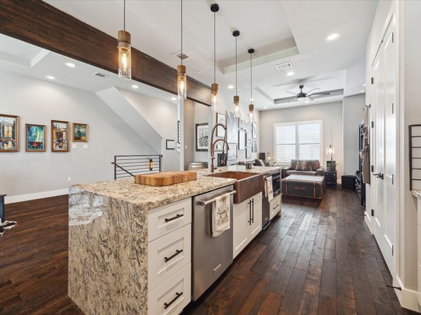 5121 Elysian Street, Houston TX 77009