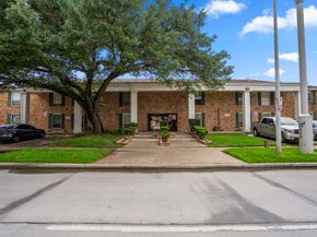 5343 Richmond Avenue 12, Houston TX 77056