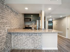 5343 Richmond Avenue 12, Houston TX 77056