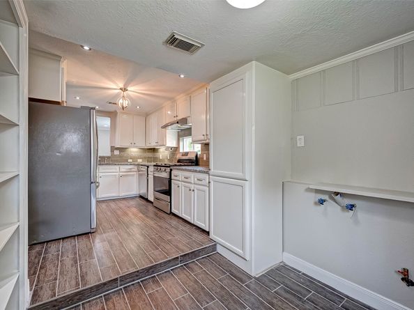 1510 Walton Street, Houston TX 77009