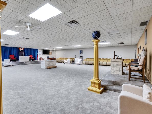 151 West Road, Houston TX 77037