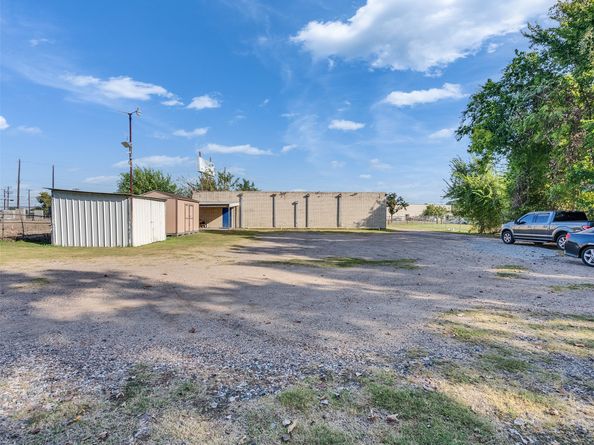 151 West Road, Houston TX 77037
