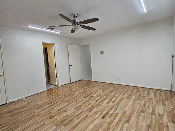 9415 Spellman Road, Houston TX 77031