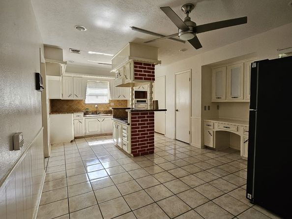 9415 Spellman Road, Houston TX 77031