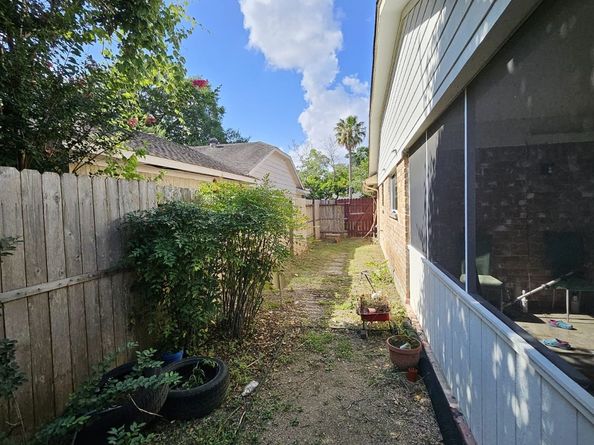 9415 Spellman Road, Houston TX 77031