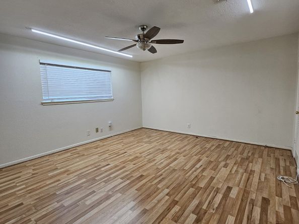 9415 Spellman Road, Houston TX 77031