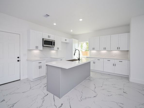 7941 Attwater Street, Houston TX 77028