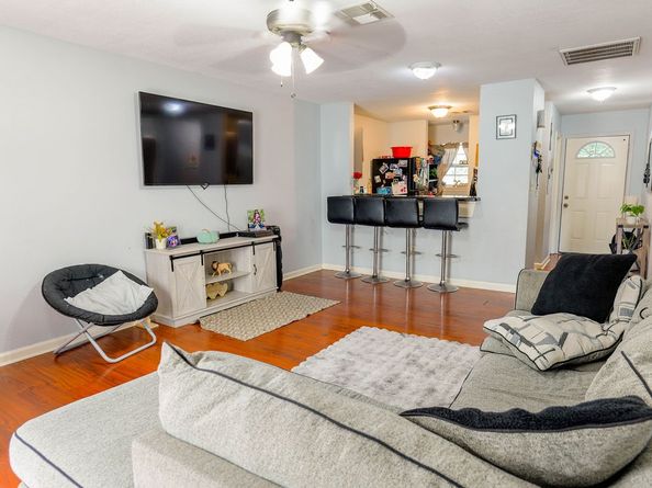 6820 Petre Drive, Houston TX 77076