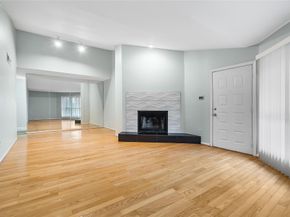 3100 Walnut Bend Lane 116, Houston TX 77042