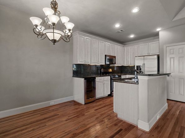 325 Grove Street, Houston TX 77020