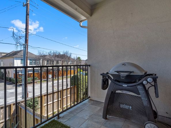 325 Grove Street, Houston TX 77020