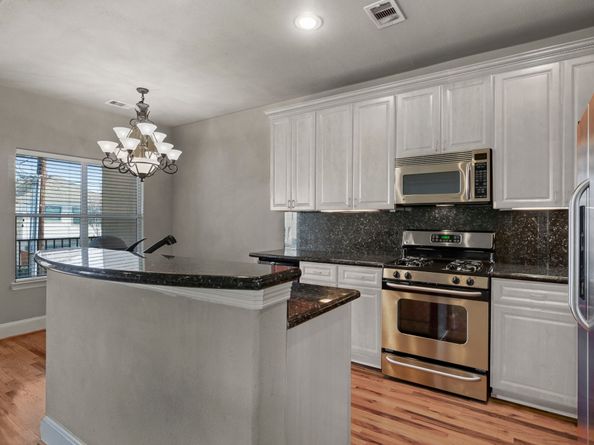 325 Grove Street, Houston TX 77020