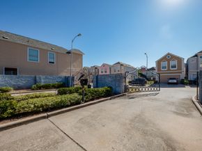 12510 Panther Place Drive, Houston TX 77099
