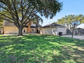 930 Bent Creek Court, Richmond TX 77406