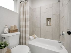 6910 J W Peavy Drive, Houston TX 77011