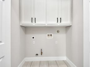 6910 J W Peavy Drive, Houston TX 77011