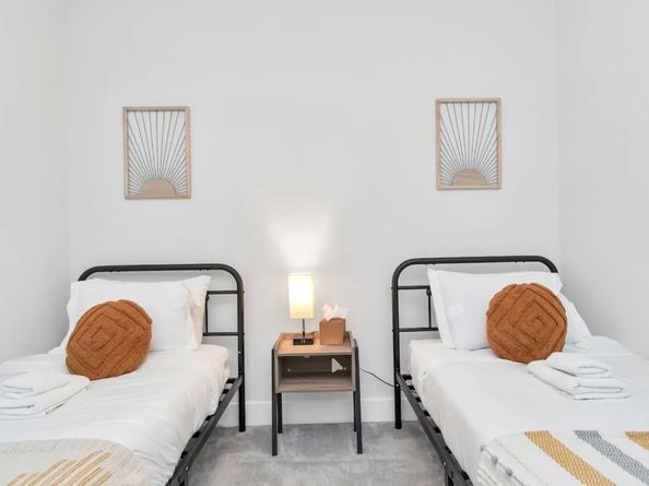 2817 Palm Street, Houston TX 77004