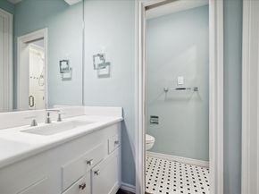 10 S Briar Hollow Lane 87, Houston TX 77027