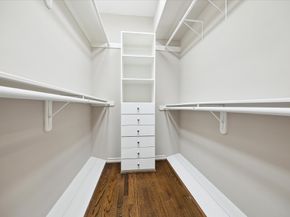 10 S Briar Hollow Lane 87, Houston TX 77027