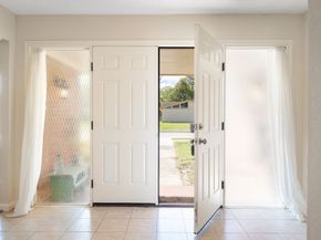 119 Ravenhead Drive, Houston TX 77034