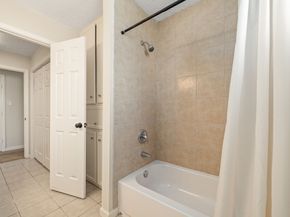 119 Ravenhead Drive, Houston TX 77034