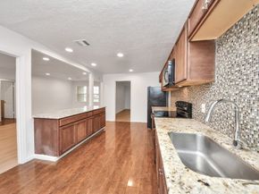 5521 Southlea Street, Houston TX 77033