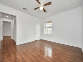 5521 Southlea Street, Houston TX 77033