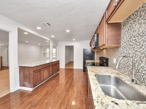 5521 Southlea Street, Houston TX 77033