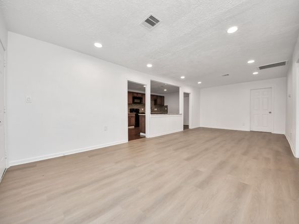 5521 Southlea Street, Houston TX 77033