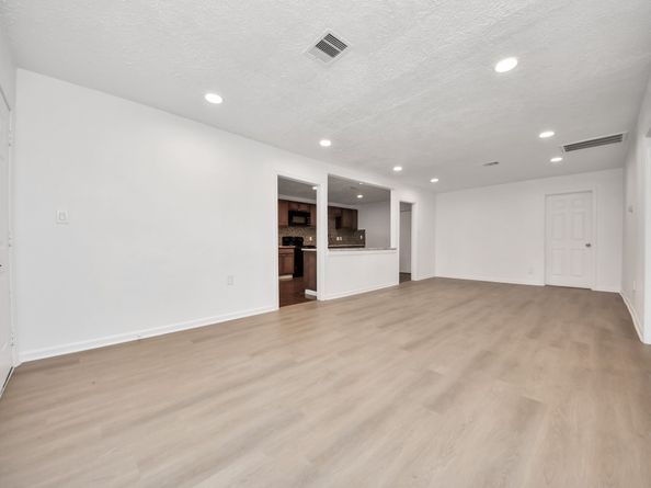 5521 Southlea Street, Houston TX 77033