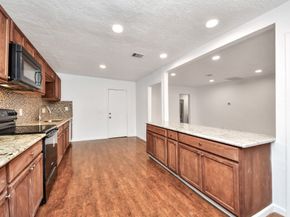 5521 Southlea Street, Houston TX 77033