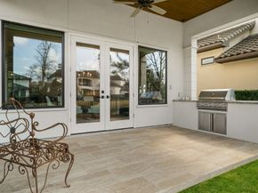 39 Johnathan Landing Court, The Woodlands TX 77389