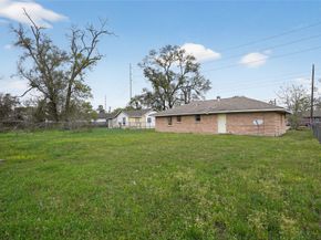 4530 Firnat Street, Houston TX 77016