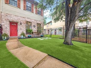 9044 Lakes At 610 Drive, Houston TX 77054