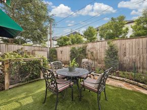 1525 Early Lane, Houston TX 77055