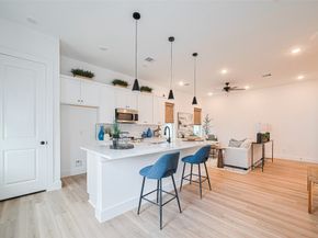 9435 Pembrook St, Houston TX 77016
