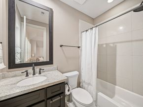 2709 Arabelle Grove, Houston TX 77007