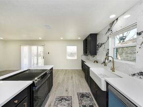 5442 Airport Boulevard, Houston TX 77048
