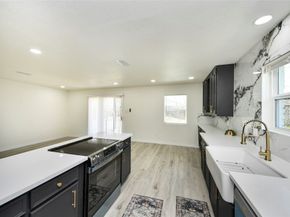 5442 Airport Boulevard, Houston TX 77048