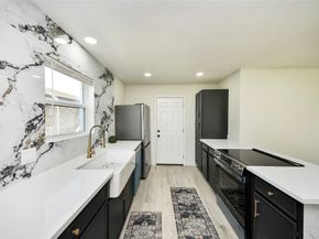 5442 Airport Boulevard, Houston TX 77048