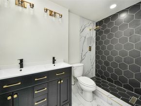 5442 Airport Boulevard, Houston TX 77048
