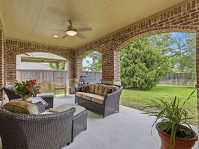 111 N Winter Sunrise Circle, Tomball TX 77375