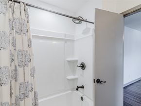 10010 Knoboak Drive 33, Houston TX 77080