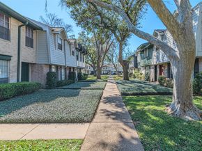 10010 Knoboak Drive 33, Houston TX 77080