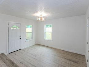7912 Ford Street, Houston TX 77012