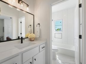 1911 Dewalt St, Houston TX 77088