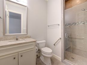 201 Vanderpool Lane 146, Houston TX 77024