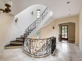 10 Waverly Court, Houston TX 77005
