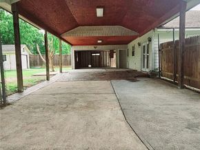 6946 Cole Creek Drive, Houston TX 77092