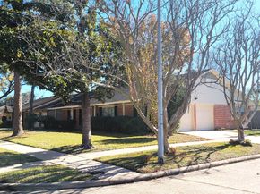 8527 Edgemoor Drive, Houston TX 77036